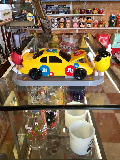 M&M's ディスペンサー アンダー・ザ・フード 黄色いレーシングカー エムアンドエムズ 企業物