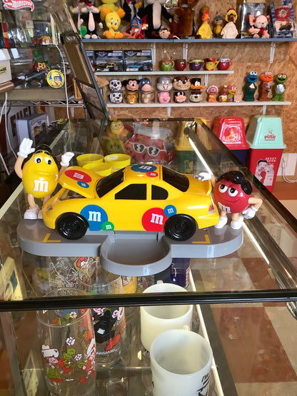 M&M's ディスペンサー アンダー・ザ・フード 黄色いレーシングカー エムアンドエムズ 企業物